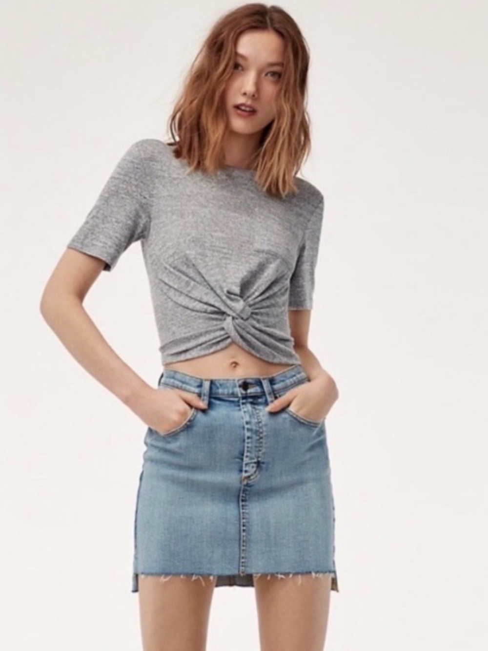 ARITZIA Wilfred Free Subah Twist Knot Front Cropped Tee